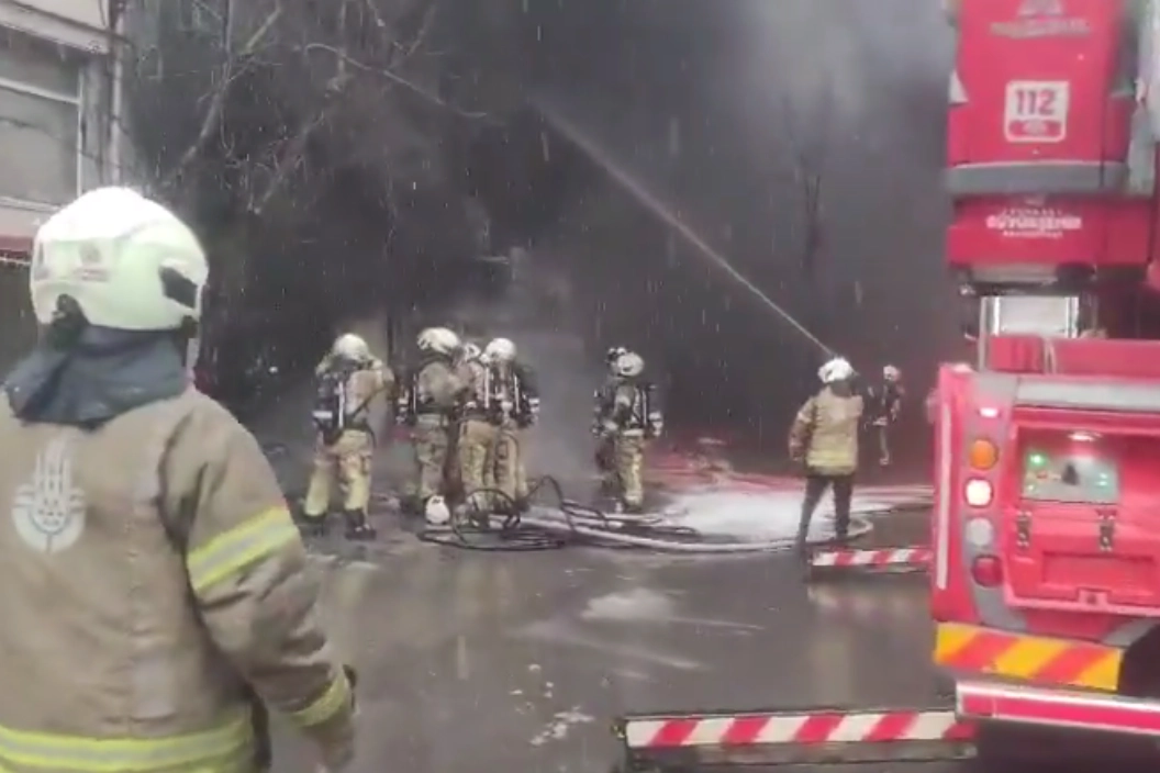 İstanbul Başakşehir'deki yangın kontrol altında!