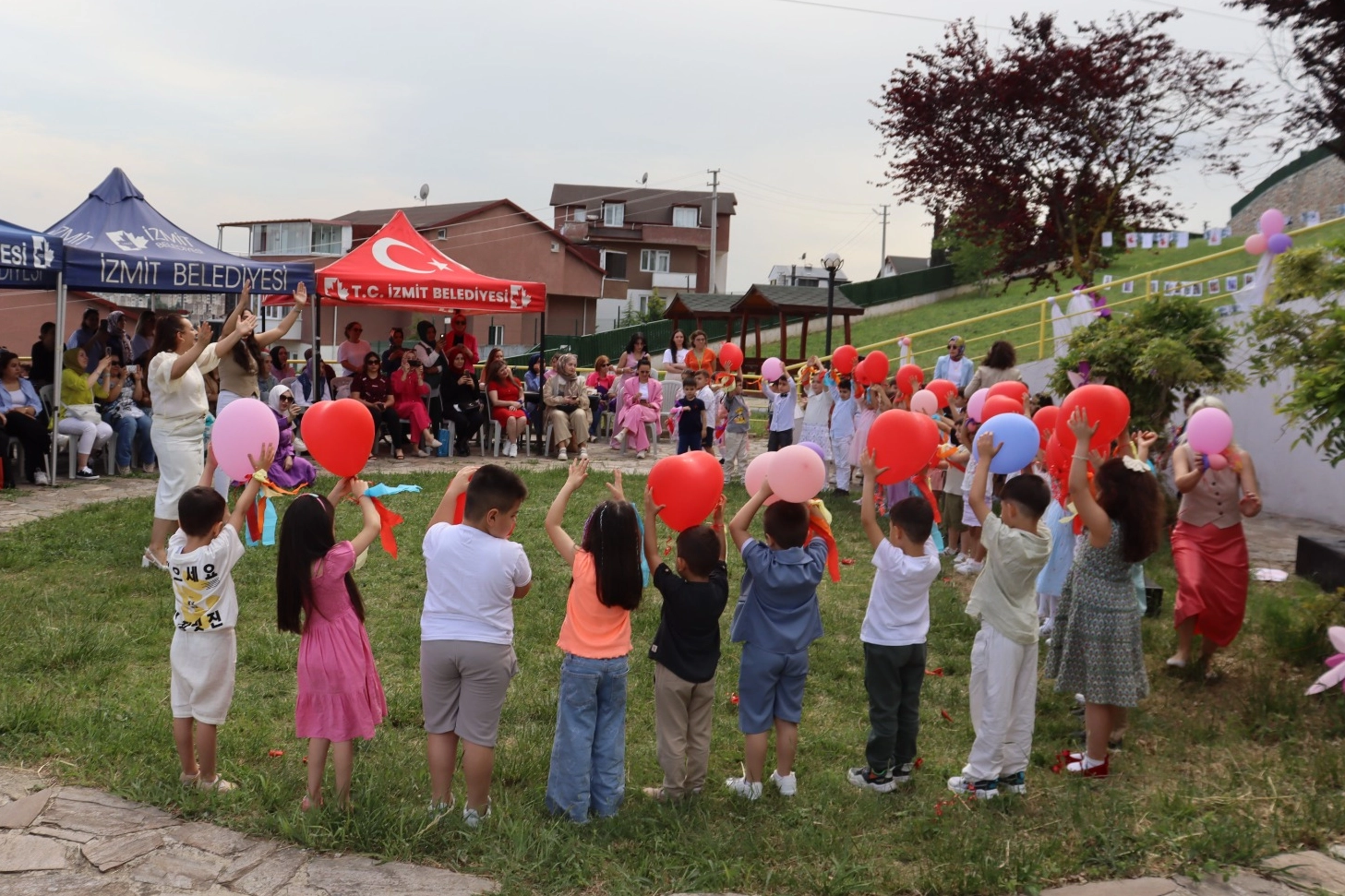 Çınar Çocuk Evleri’nde Anneler Günü coşkusu