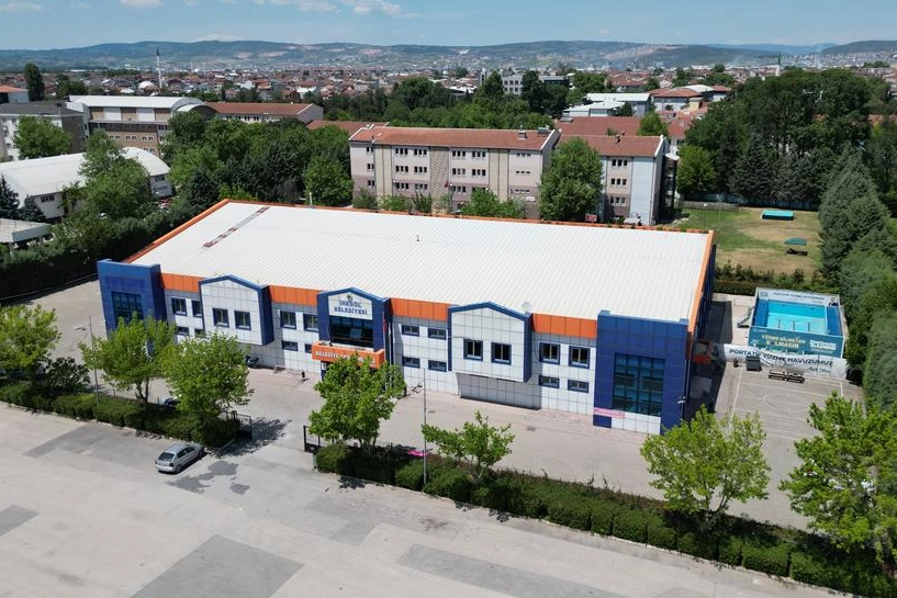 Bursa İnegöl'den gençlere destek