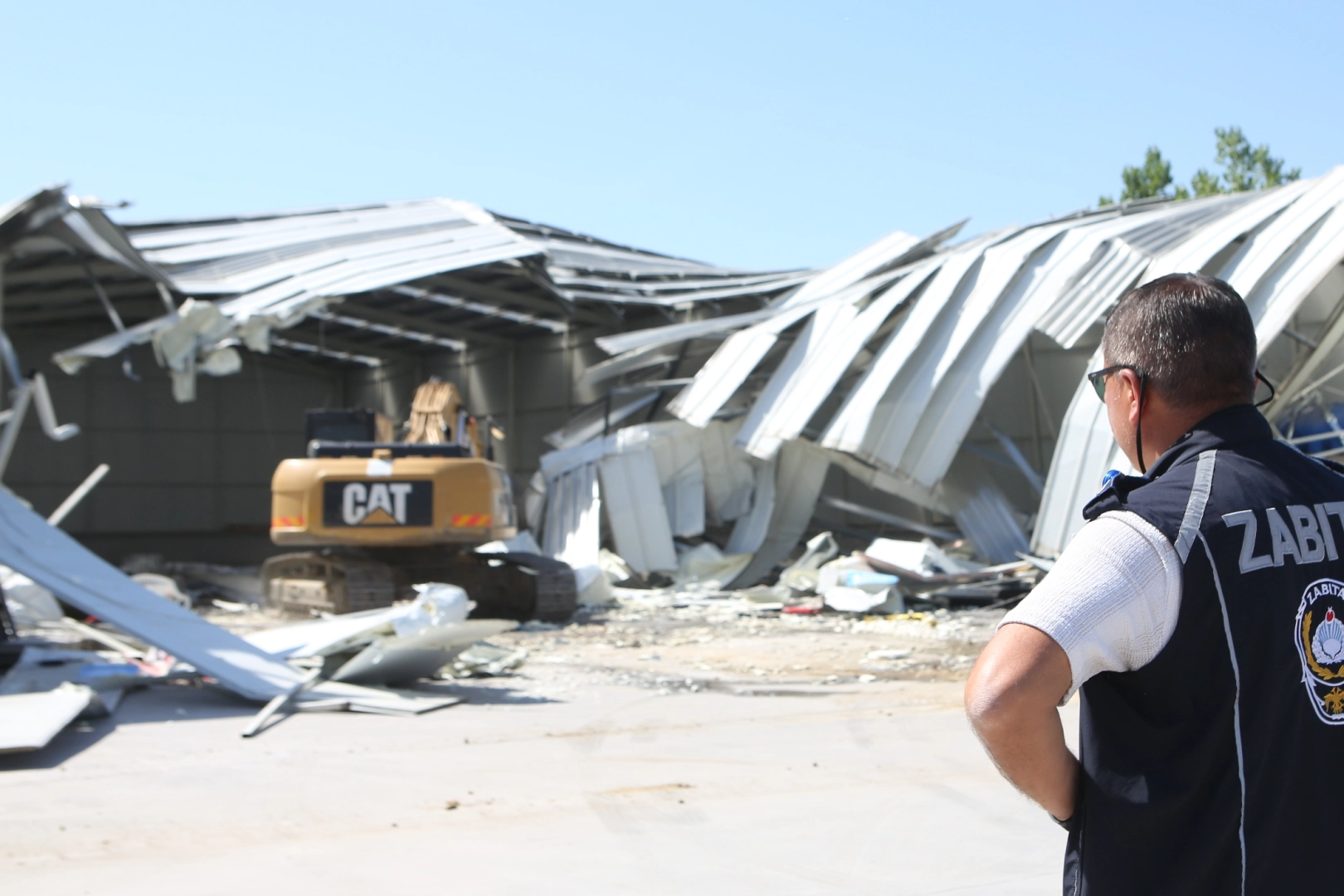 Bursa Nilüfer'de 2 kaçak yapı yıkıldı