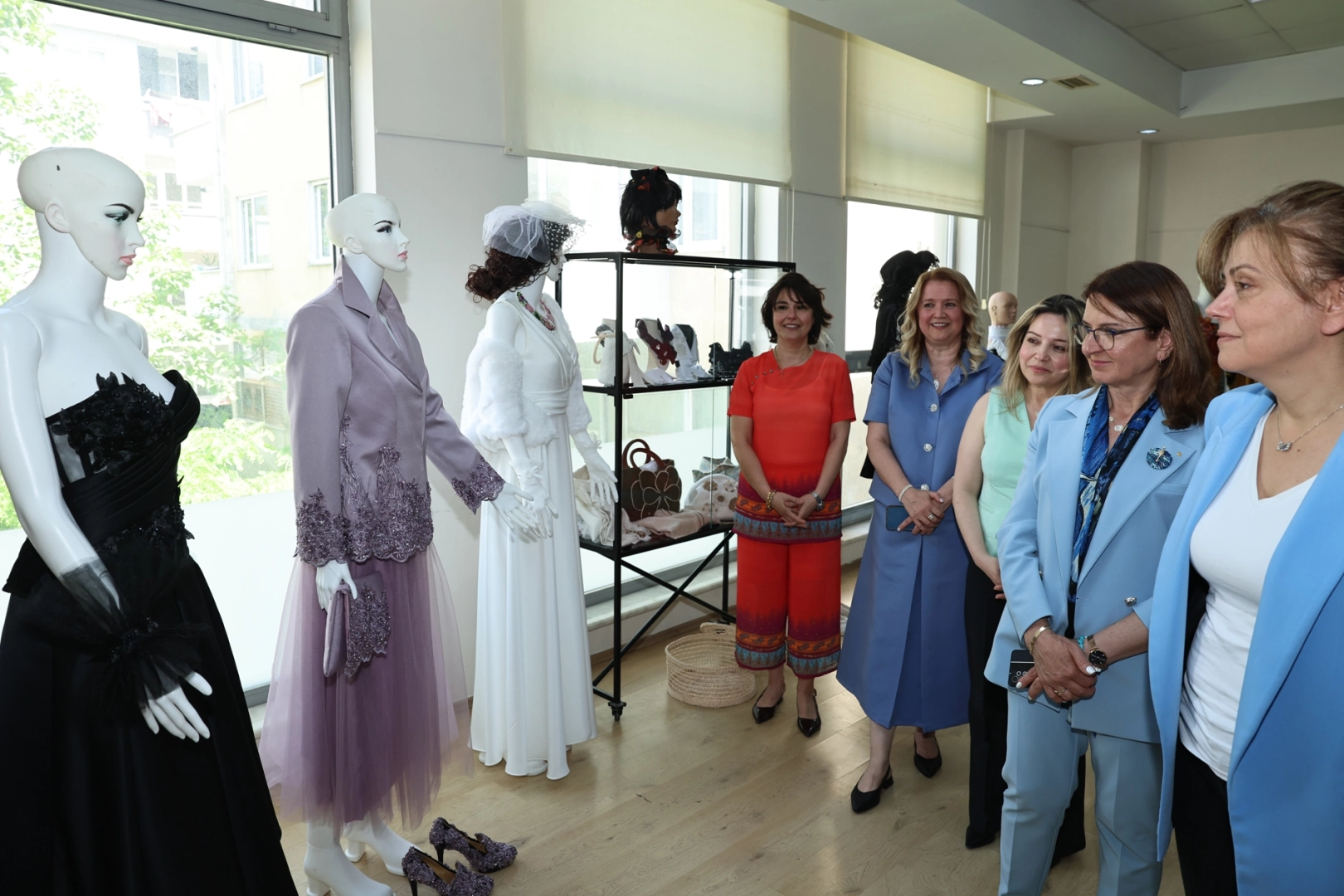 Bursa'da NİLSEM 12'nci sergiyi açtı