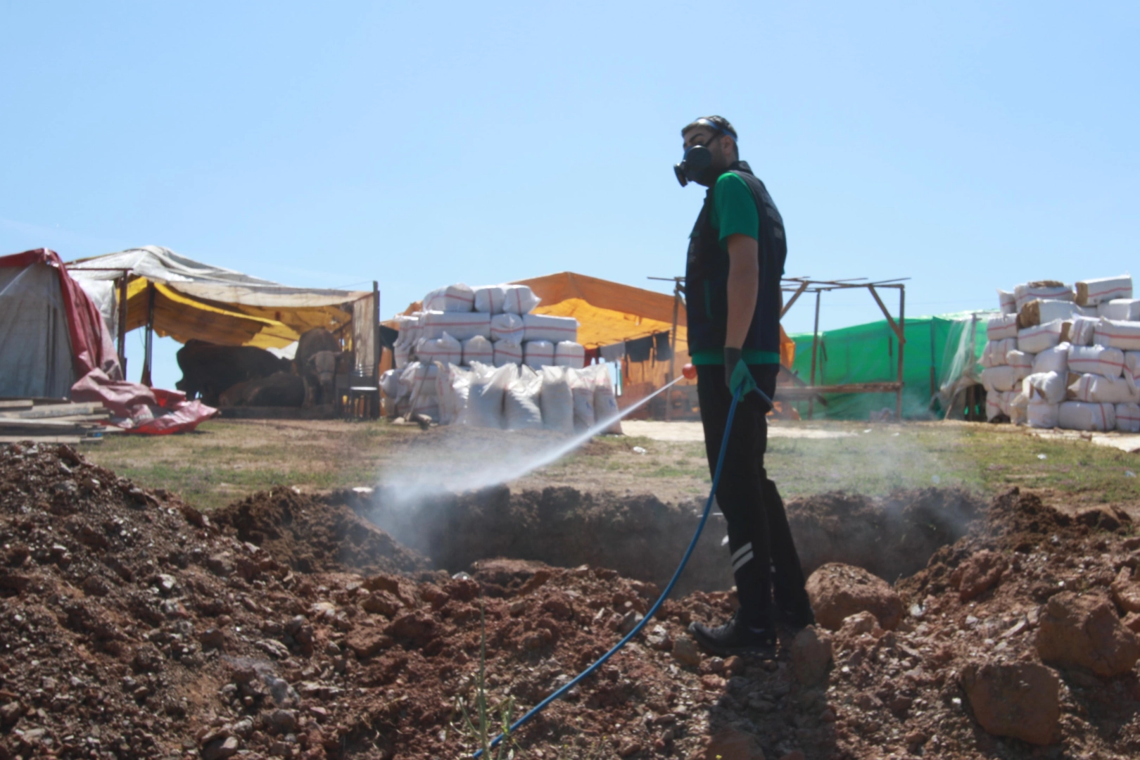 Kocaeli Büyükşehir, kurban pazar yerlerini ilaçlıyor