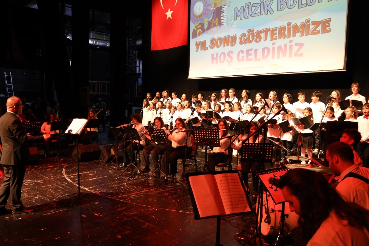 İzmit Sanat Akademisi’nden muhteşem yıl sonu konseri