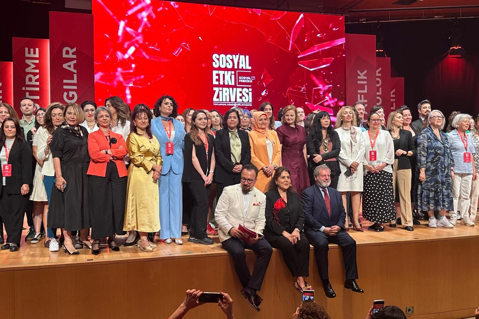 Sosyal Etki Zirvesi’nden güçlü mesaj: Eşitsizliklerden eşitlik arıyoruz