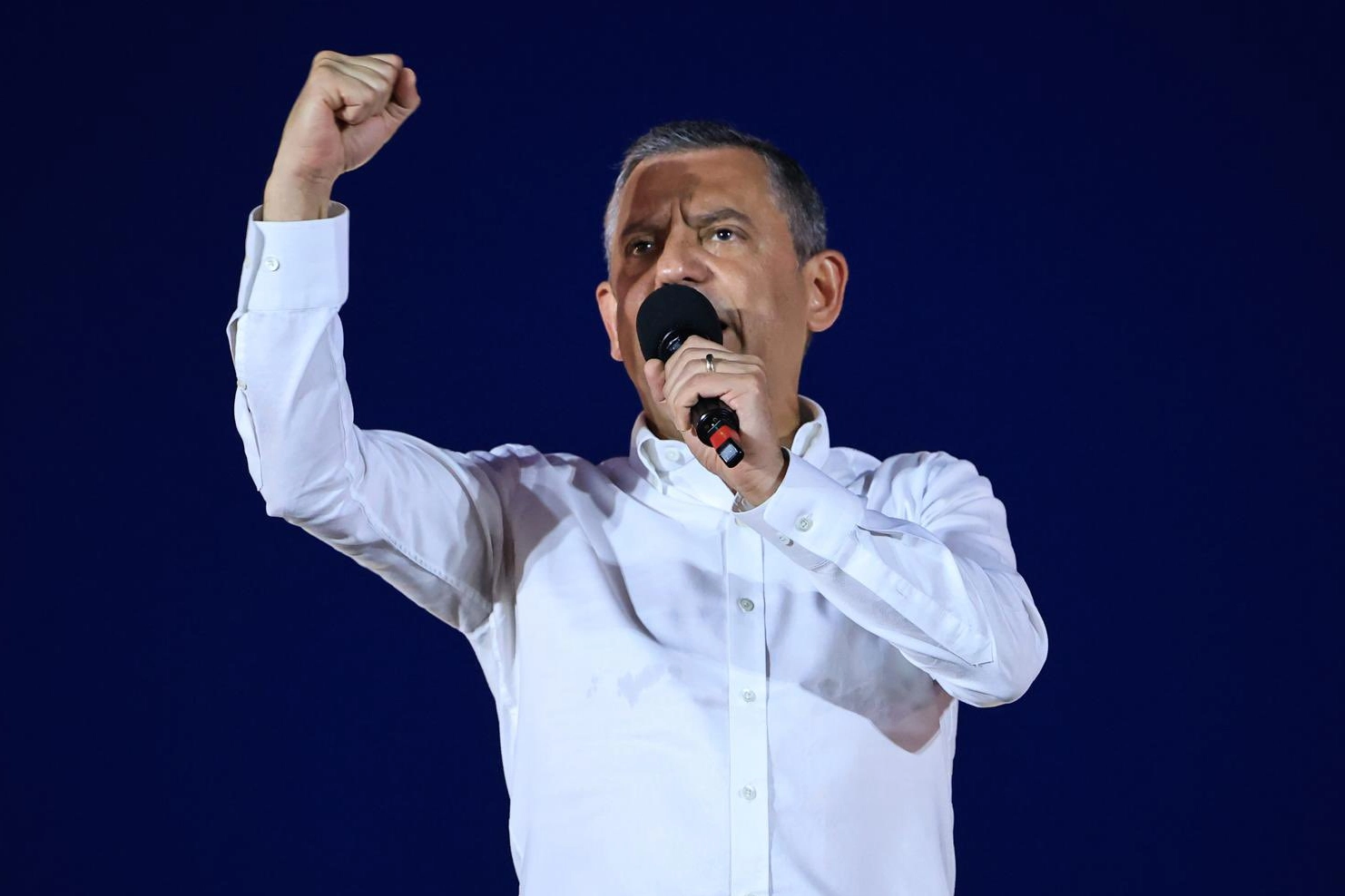 'Akın! Sert kayaya çarptın'a re'sen soruşturma! Özgür Özel'e re'sen soruşturma!