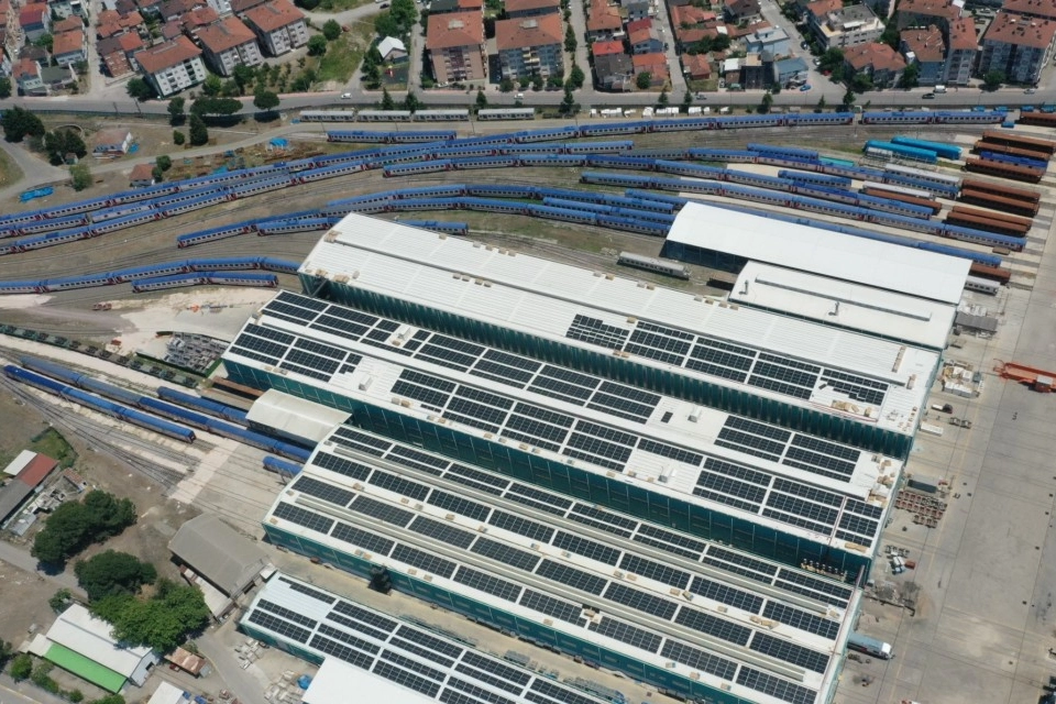 TÜRASAŞ'tan dev adım... Güneş enerjisiyle tren üretimi