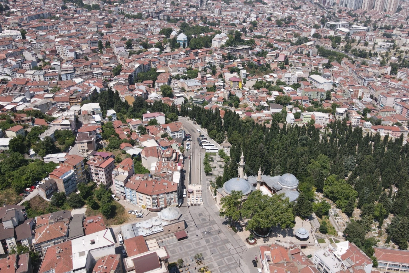 Yeşil’den Emirsultan’a tarihi yolculuk başlıyor