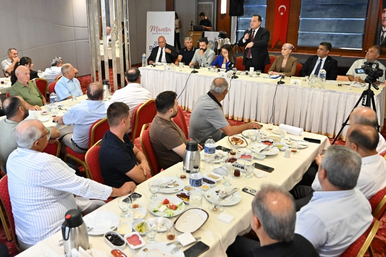 Manisa Şehzadeler'de muhtarlar buluşması