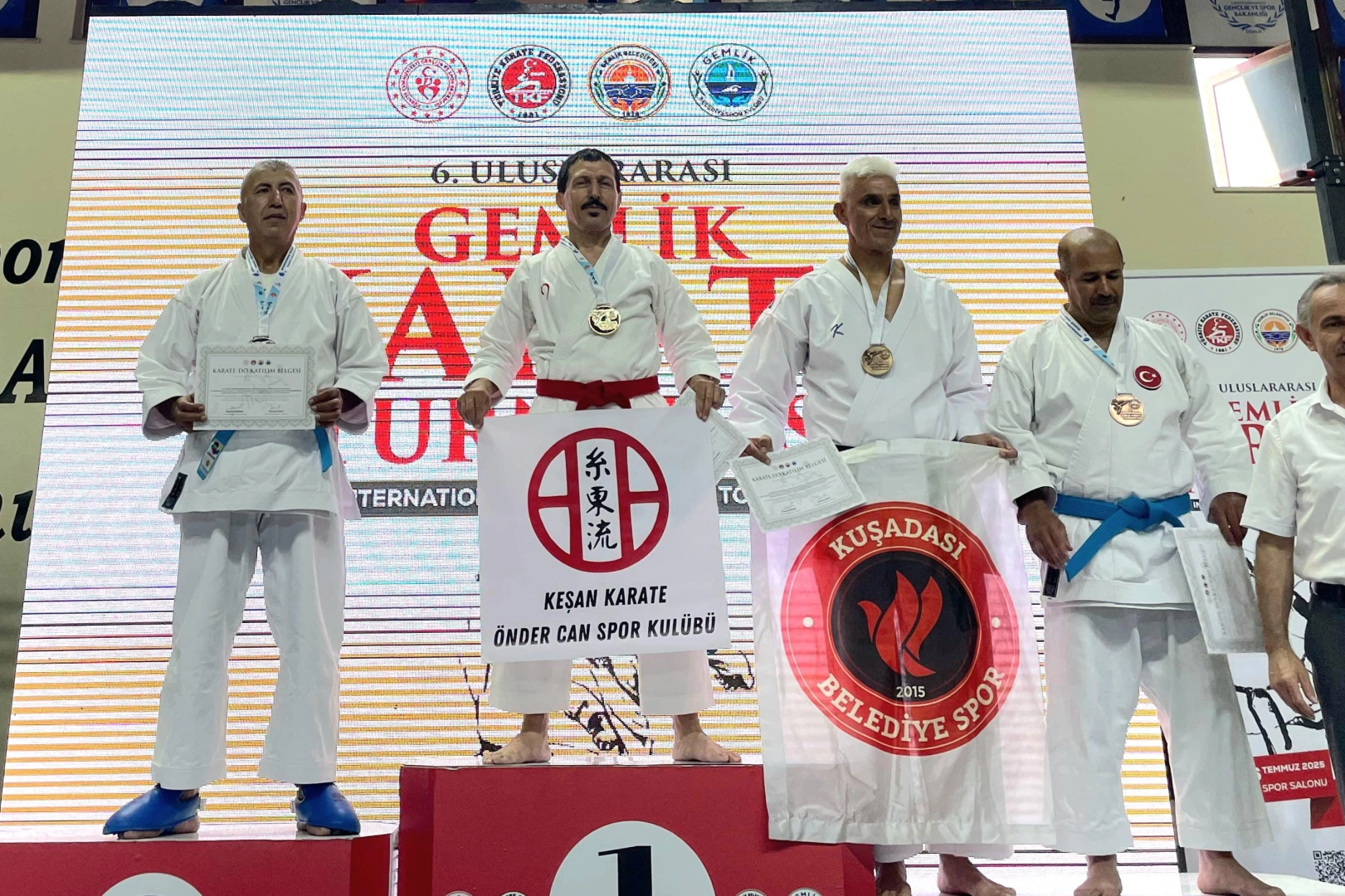 Keşanlı sporculardan Gemlik'te madalya başarısı