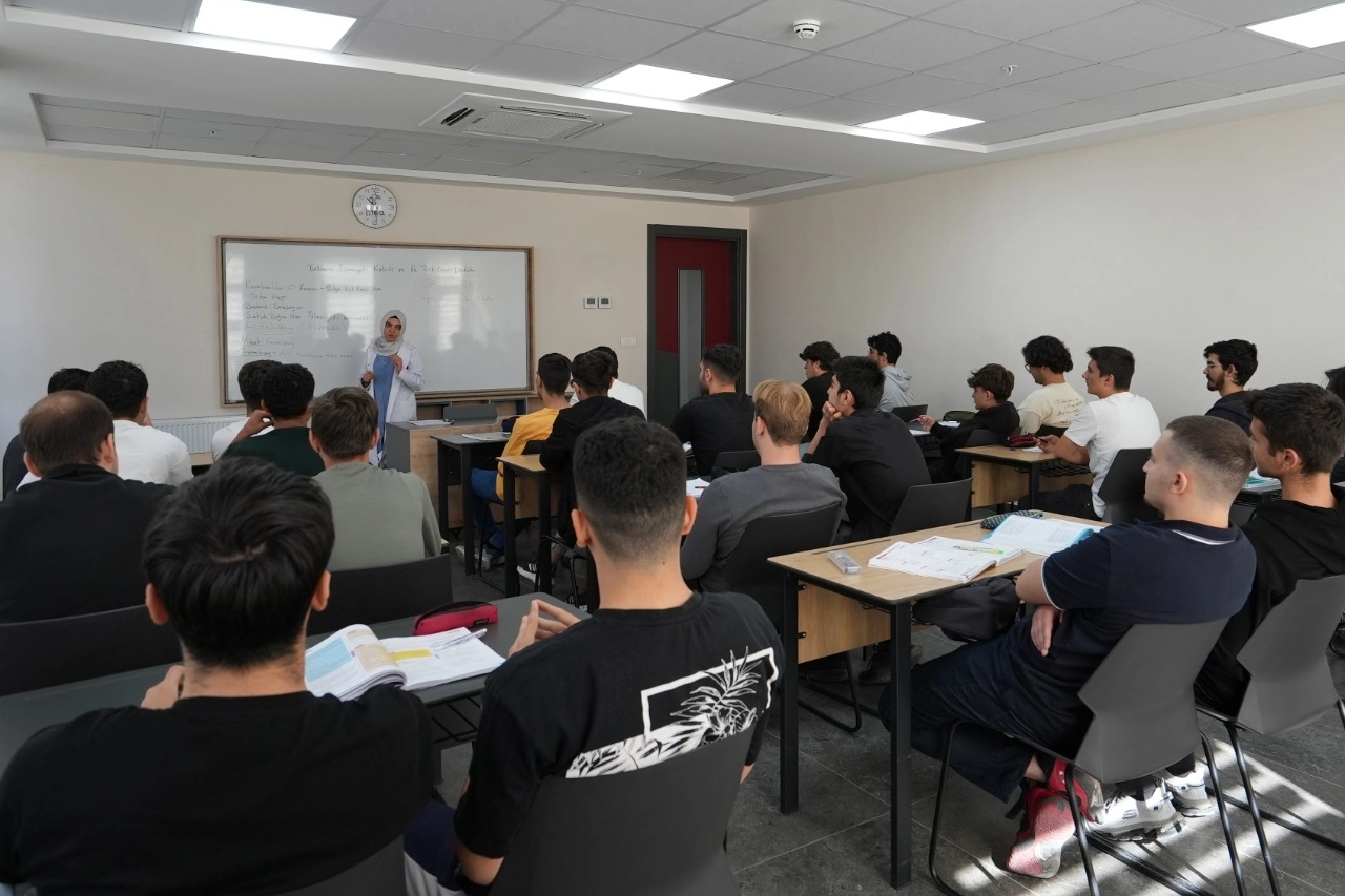 Gençler yaz tatilinde Lise Medeniyet Akademileri’nde buluşuyor