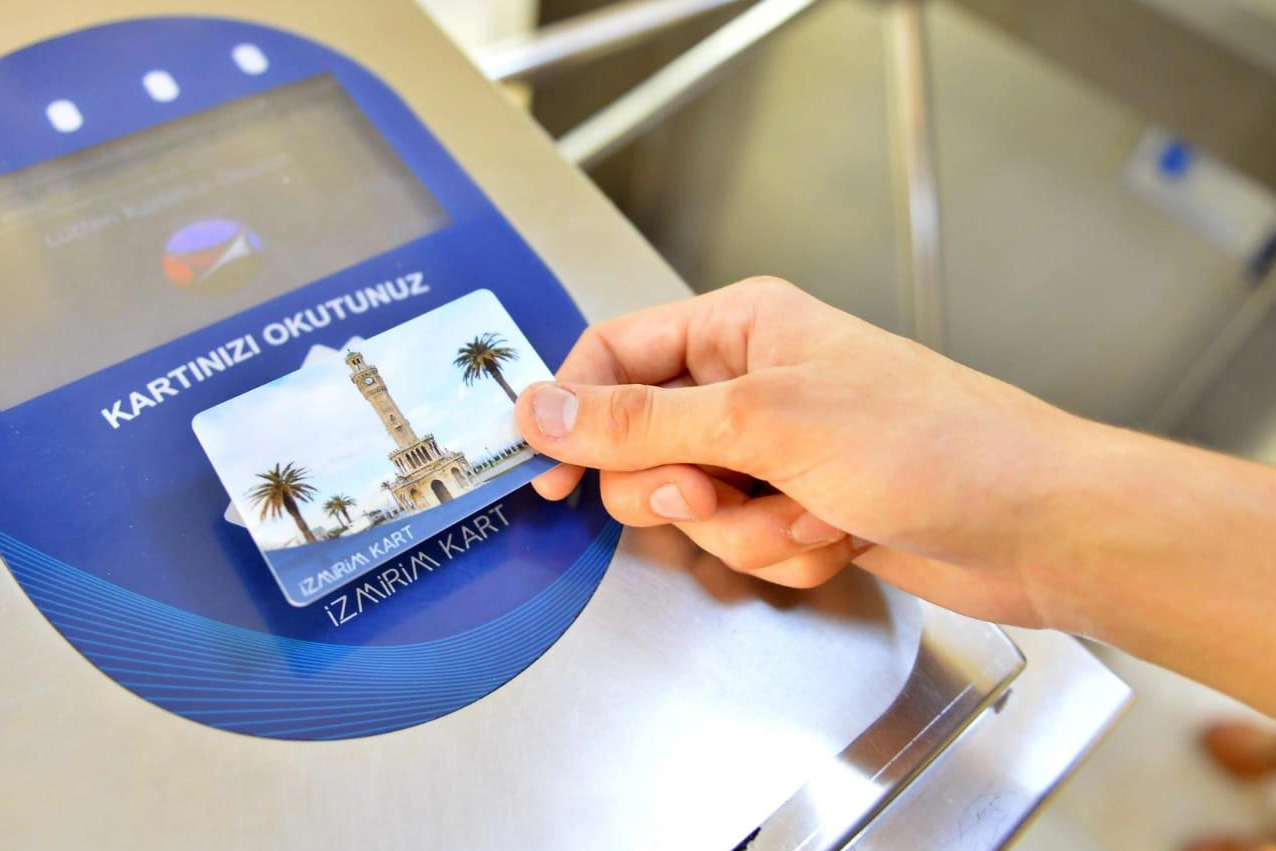 İzmir'de 15 Temmuz’da toplu ulaşım yüzde 50 indirimli