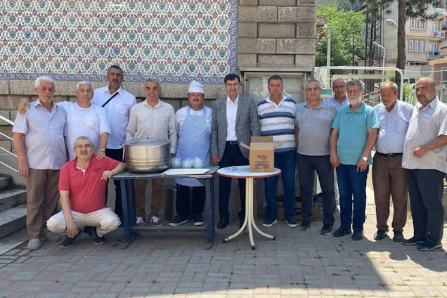 Kütahya Belediyesi'nden haka aşure dağıtımı