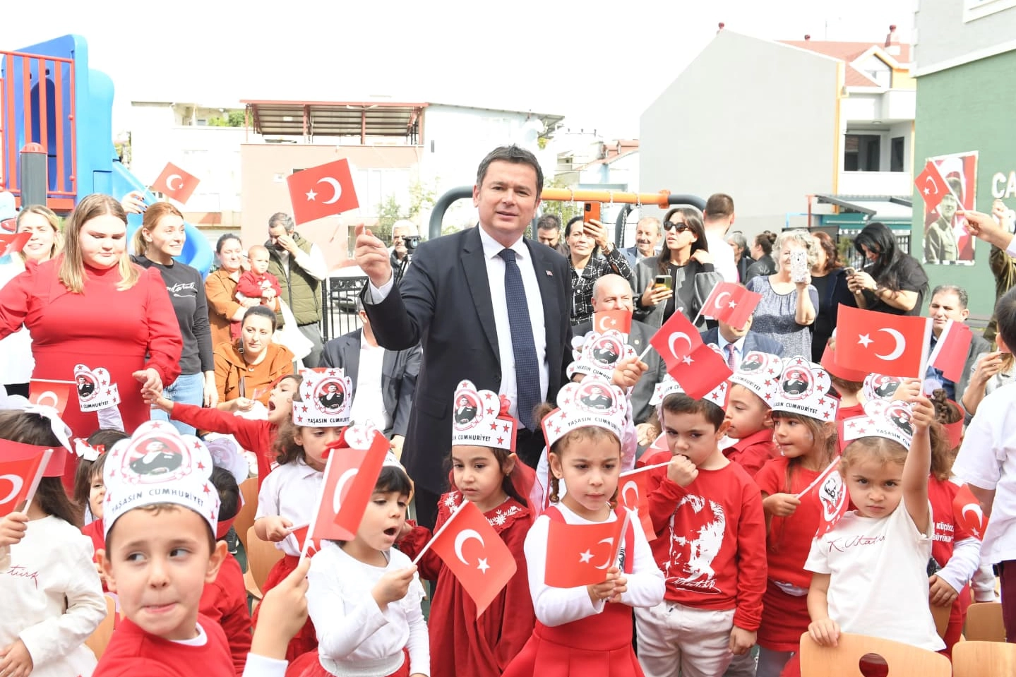 Bursa Osmangazi Belediyesi’nin kreşlerinde Cumhuriyet coşkusu 